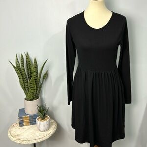 NWT Longyuan long sleeve simple black dress size medium